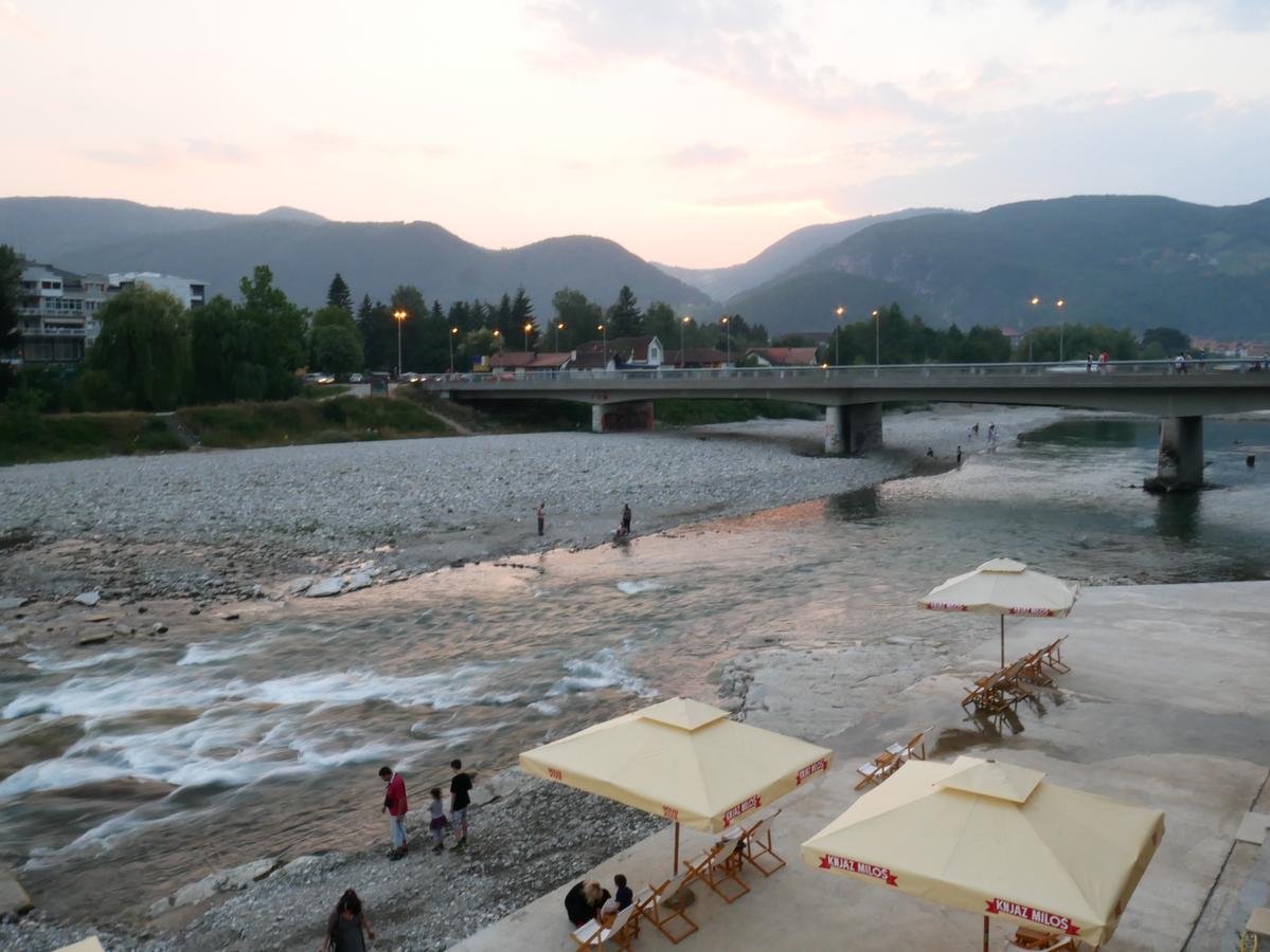 Hotel Беране Екстер'єр фото