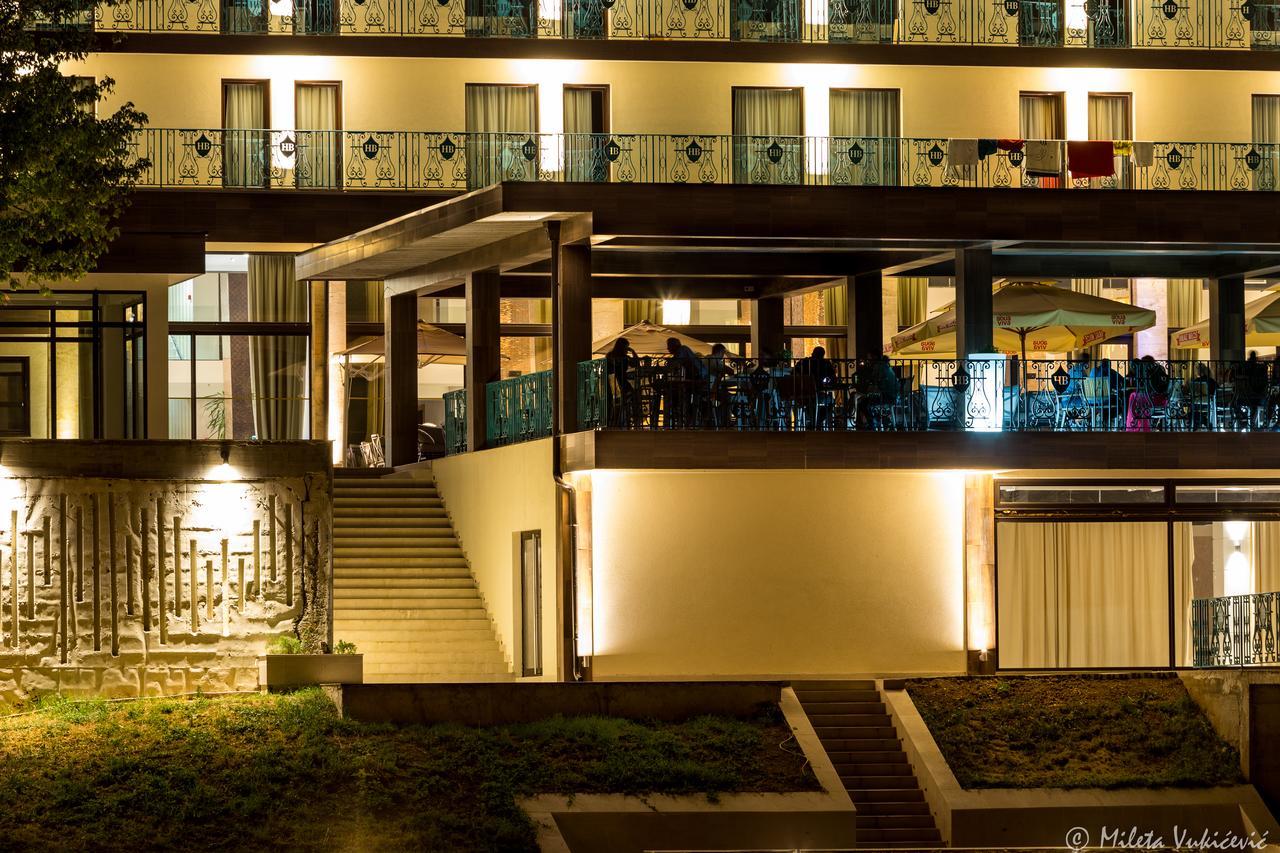 Hotel Беране Екстер'єр фото