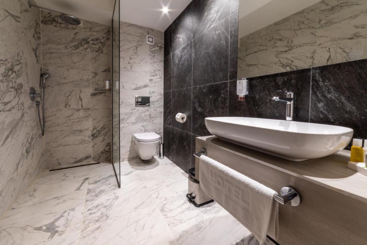 Hotel Беране Екстер'єр фото