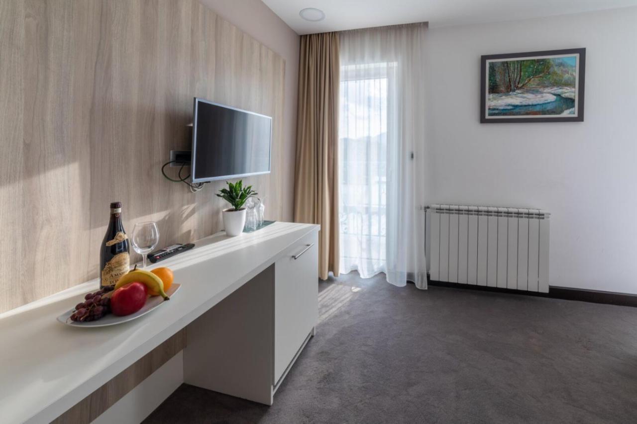 Hotel Беране Екстер'єр фото