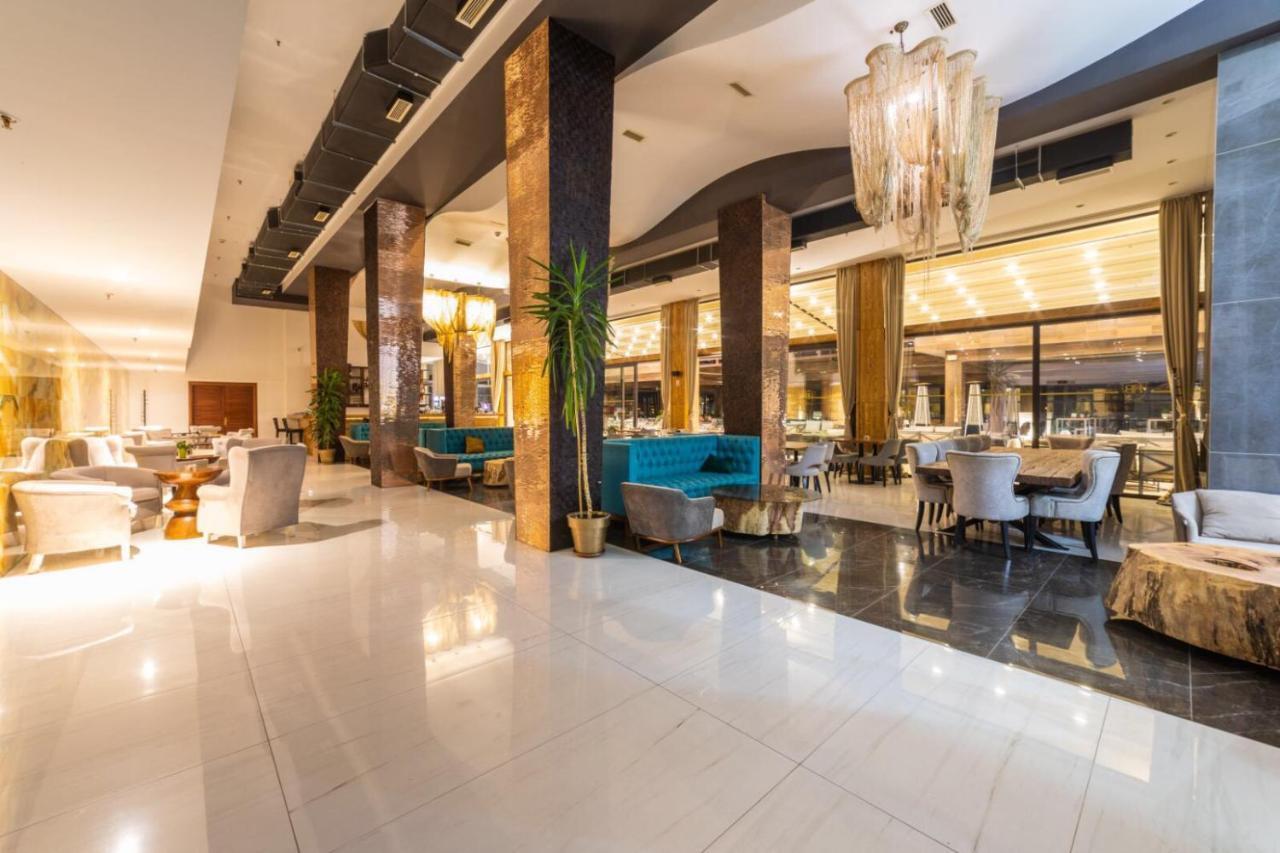 Hotel Беране Екстер'єр фото